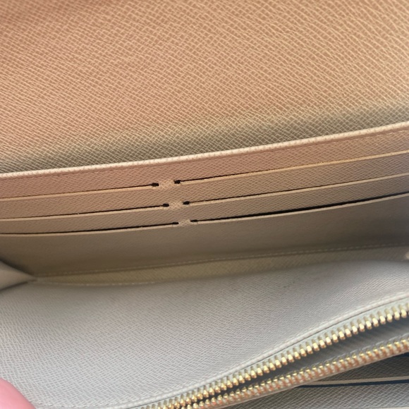 LV Twist  Wallet - Picture 3 of 15